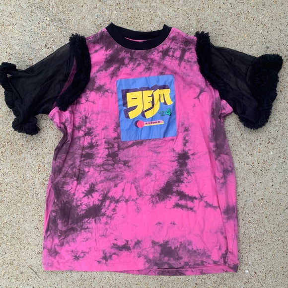 G.E.M. Tie Dye Pink T-Shirt with Black Sheer Sleeves Small - Picture 2 of 5